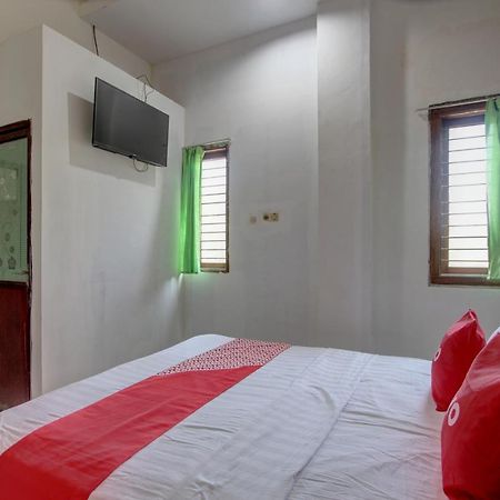 Capital O 91690 Moza Guest House Klaten المظهر الخارجي الصورة