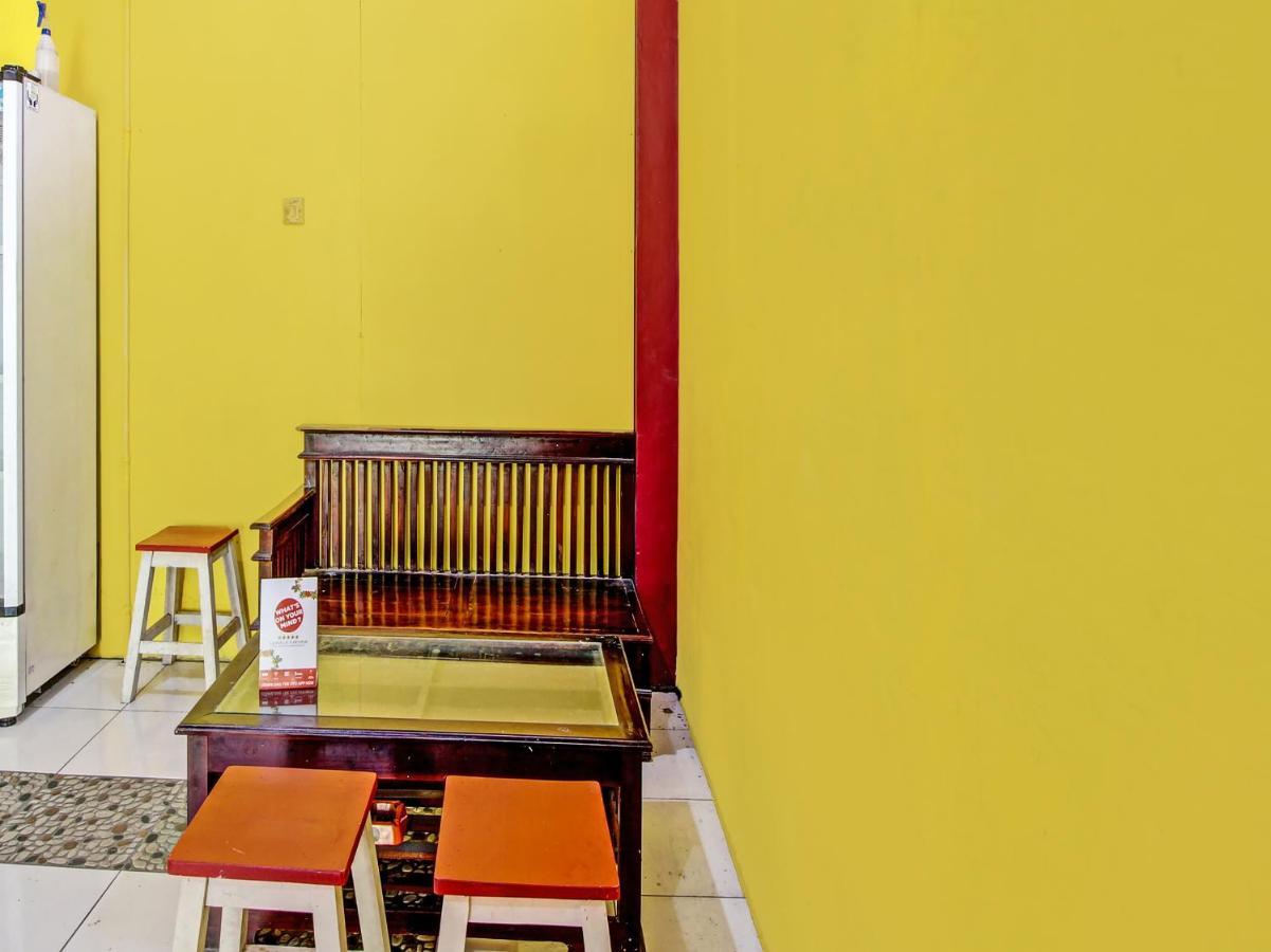 Capital O 91690 Moza Guest House Klaten المظهر الخارجي الصورة
