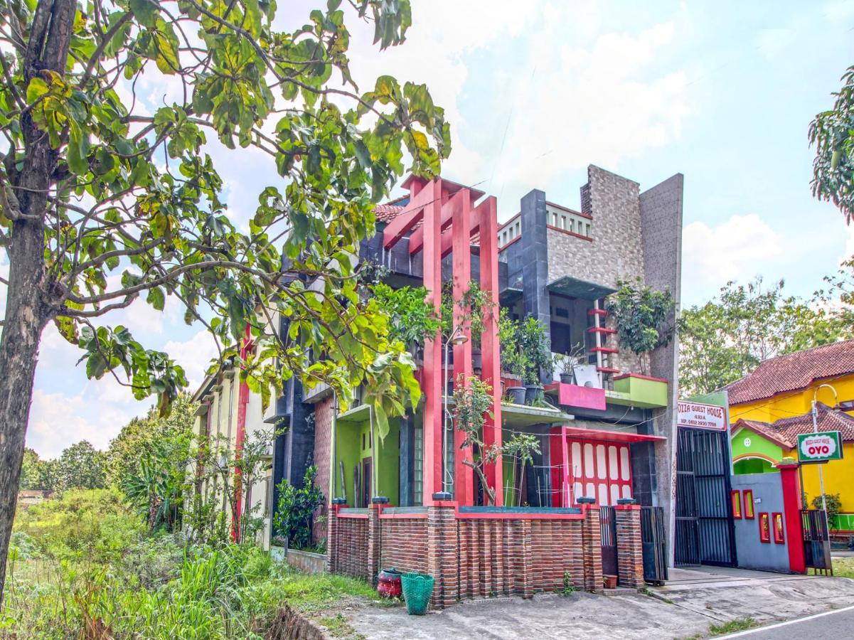 Capital O 91690 Moza Guest House Klaten المظهر الخارجي الصورة