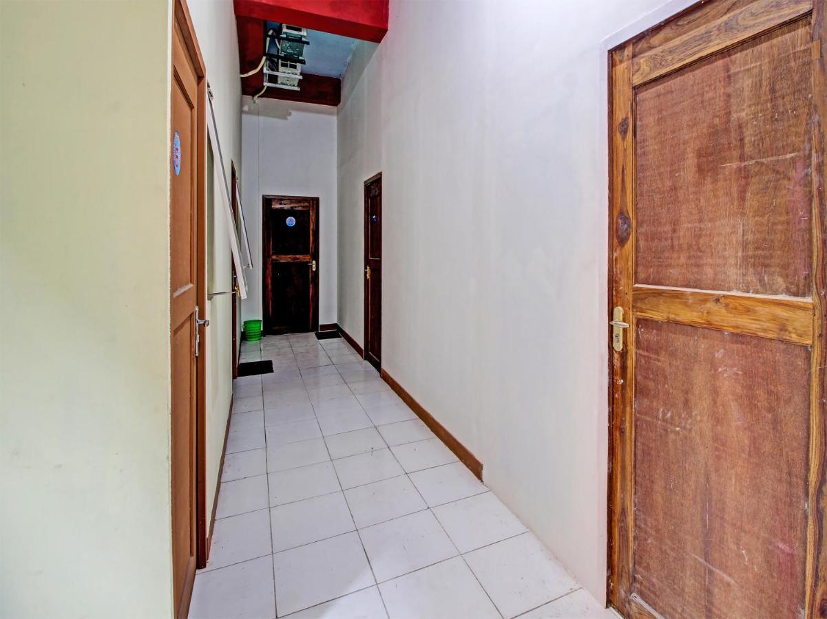 Capital O 91690 Moza Guest House Klaten المظهر الخارجي الصورة