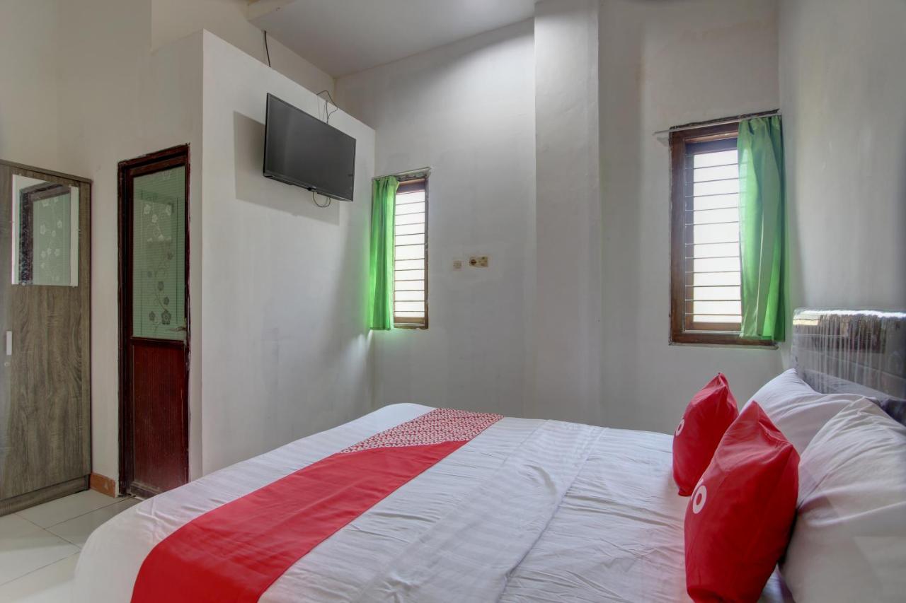 Capital O 91690 Moza Guest House Klaten المظهر الخارجي الصورة