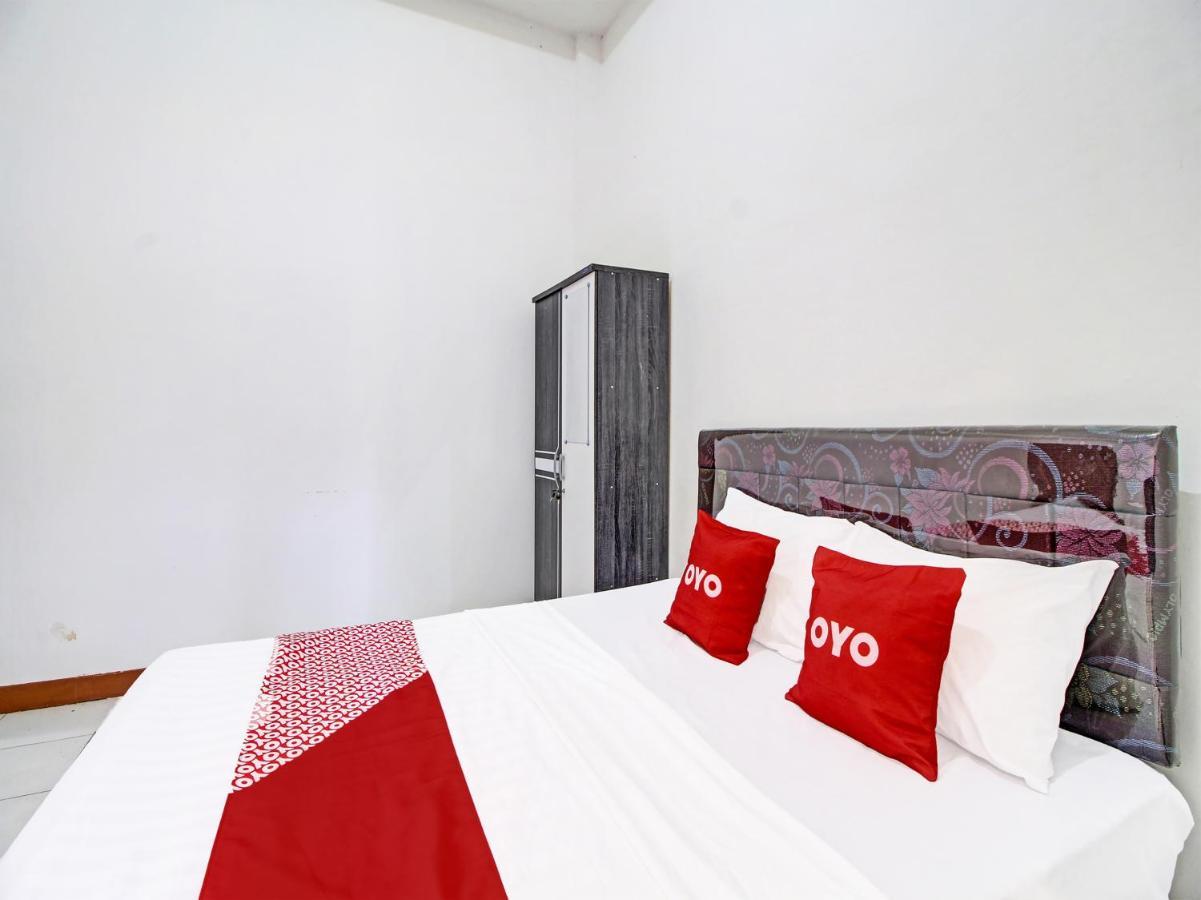 Capital O 91690 Moza Guest House Klaten المظهر الخارجي الصورة