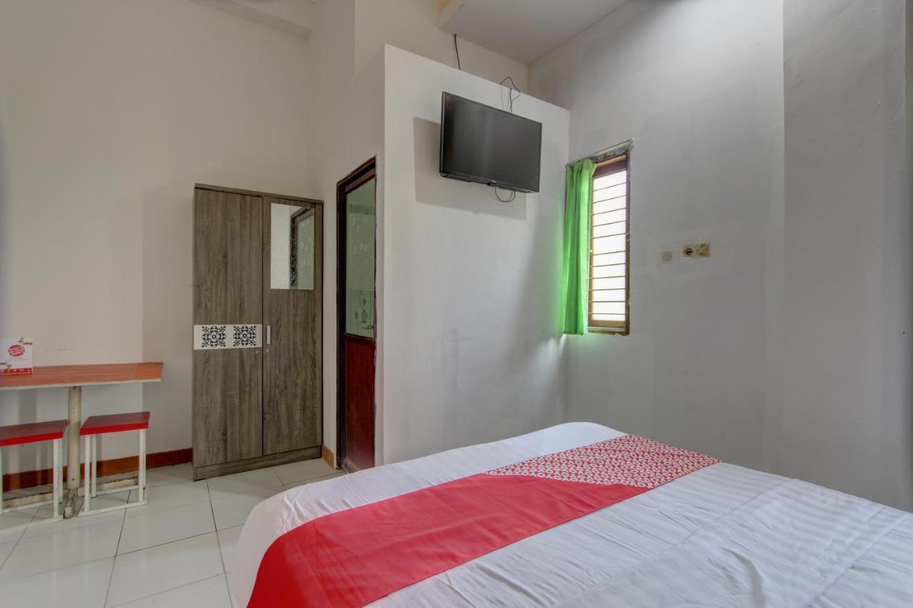 Capital O 91690 Moza Guest House Klaten المظهر الخارجي الصورة