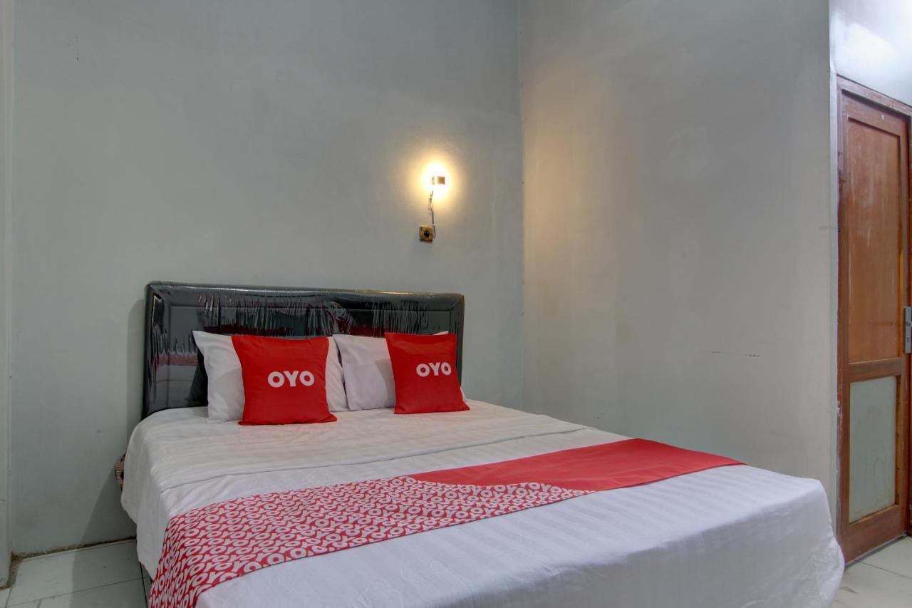 Capital O 91690 Moza Guest House Klaten المظهر الخارجي الصورة
