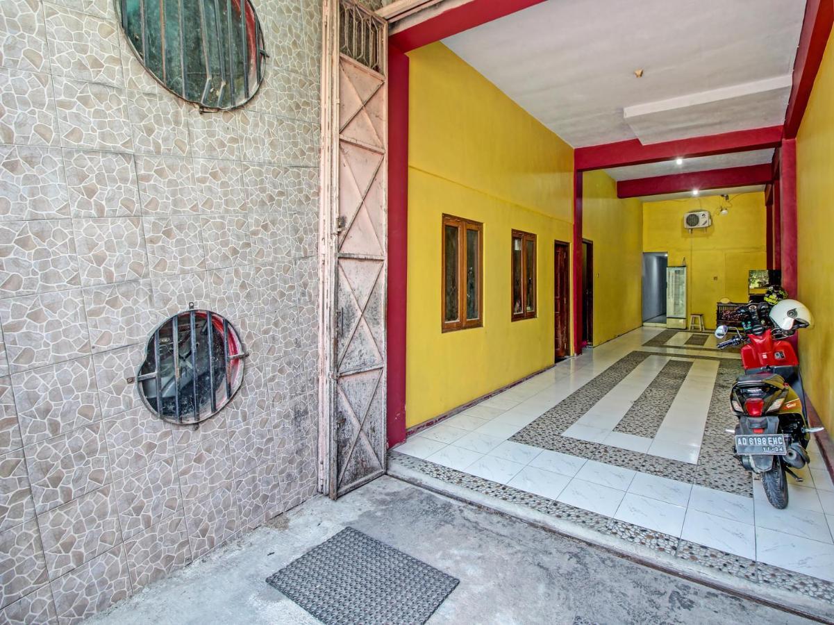Capital O 91690 Moza Guest House Klaten المظهر الخارجي الصورة