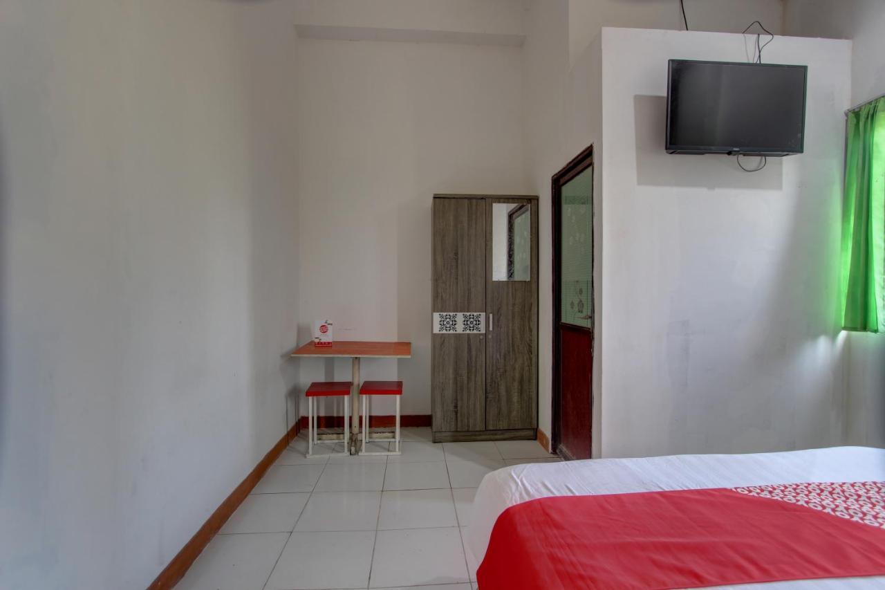 Capital O 91690 Moza Guest House Klaten المظهر الخارجي الصورة